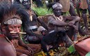 Bộ tộc kỳ lạ ở rừng Amazon có tục uống tro cốt người chết