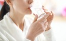 Uống nhiều nước sau khi tiêm vắc xin COVID-19, hiểu đúng khỏi rước họa 