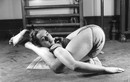 Ảnh: 100 năm trước, nam thanh nữ tú tập yoga cực dẻo