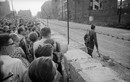 Vì sao Bức tường Berlin được xây dựng ở Đức năm Tân Sửu 1961? 