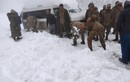 21 người chết rét ở Pakistan do tắc đường giữa mưa tuyết