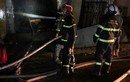 Dập tắt đám cháy xưởng sản xuất tại huyện Đan Phượng
