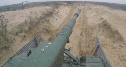 Khó tin khi pháo khổng lồ Nga lại bắn chính xác như súng bắn tỉa
