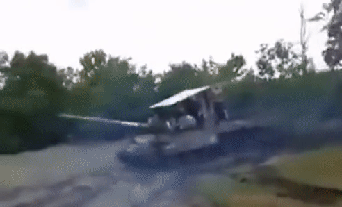 'Lão tướng' T-62M Nga đội 'mũ sắt' xung trận tại Kherson