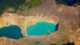 Kỳ lạ: Hồ nước đổi màu trên đỉnh núi lửa
