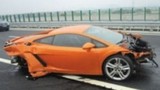 Lái thử Lamborghini, gây tai nạn thật