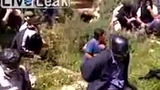 Video phiến quân Syria chặt đầu người giữa phố gây sốc