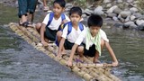 Cận cảnh học sinh Philippines vượt sông tới trường