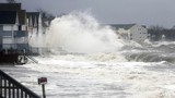 Video: Siêu bão Sandy càn quét bờ Đông Hoa Kỳ