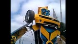Biến hóa ô tô thành robot Transformers siêu ấn tượng