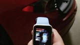 Thích thú xem Apple Watch điều khiển ô tô