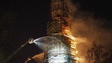 Hỏa hoạn thiêu rụi tháp chuông 500 năm tuổi ở Nga