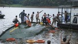 Lật thuyền chở 300 khách tại Ấn Độ, 50 người mất tích