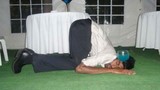 Những động tác yoga “khó đỡ” khi say xỉn