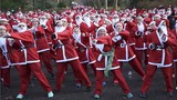 Hàng nghìn "ông già Noel" thi chạy Santa Run ở London