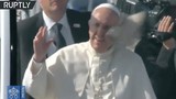 Giáo hoàng Francis bị ném đồ vào mặt giữa đám đông ở Chile
