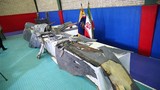Cận cảnh mảnh vỡ UAV Mỹ được Iran trưng bày