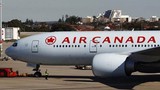 Máy bay Canada hạ cánh khẩn tại Mỹ, hàng chục người bị thương