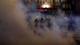 Hong Kong chìm trong khói lửa, bạo lực vì biểu tình