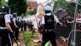 Hình ảnh đụng độ giữa cảnh sát và người biểu tình gần Nhà Trắng