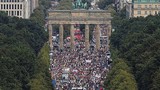 Biển người biểu tình ở Đức bất chấp dịch COVID-19