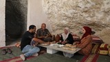 Bất ngờ cuộc sống gia đình Palestine trong hang động ở Bờ Tây