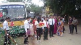 Màn rước dâu bằng xe buýt cực độc ở Vĩnh Phúc gây xôn xao 