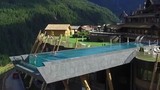 Chiêm ngưỡng bể bơi cao 12 m đáng sợ nhất thế giới