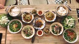 Soi menu quán cơm quê đắt “khủng” của Trường Giang