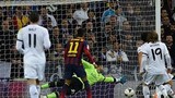 Real 3-4 Barca: Kinh điển và kịch tính  trên sân Bernabeu