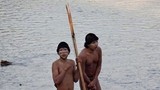 Bộ lạc nguyên thủy lần đầu tiên giao tiếp với thế giới