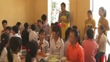 MC Phan Anh với bữa cơm của học trò nghèo vùng cao