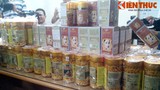 Bắt giữ hàng trăm lọ sữa ong chúa giả ở Hà Nội