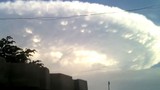 Sửng sốt phát hiện đám mây UFO khổng lồ trên bầu trời 