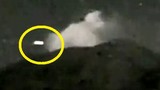 Vật thể lạ hình điếu xì gà nghi UFO bay ngang núi lửa Mexico