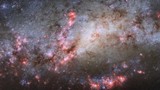 Giải mã bí ẩn từ những đám mây hồng trong thiên hà