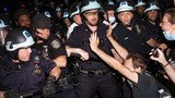 Tranh cãi về chiến thuật quây kín đám đông của cảnh sát Mỹ