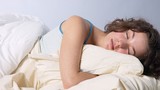 Hiểm họa sức khỏe đến từ việc ngủ nướng