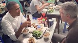 Video: Những hình ảnh đầu bếp Anthony Bourdain cùng Obama ăn bún chả Hà Nội