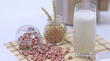 Hướng dẫn làm sữa đậu phộng thơm ngon giúp người gầy tăng cân