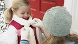 Cách chăm sóc trẻ trời lạnh, tránh bị liệt dây thần kinh số 7