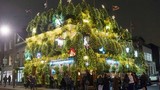 Mê hoặc quán rượu trang trí Giáng sinh lung linh với 21000 chiếc đèn