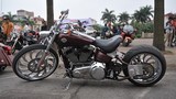 Harley-Davidson Rocker-C độ mâm “khủng” tại Hà Nội