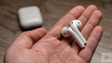 Apple Airpods và Sony WF-1000XM3: Chọn tiện lợi hay khử ồn?