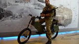 Độc đáo xe đạp điện vũ trang của lính Nga