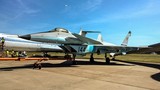 Cận cảnh tiêm kích tàng hình MiG 1.44 tại MAKS 2015
