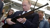 Vũ khí trong tay Tổng thống Nga Vladimir Putin