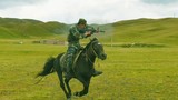 Lạ chưa: Thế kỷ 21, quân đội Trung Quốc vẫn tổ chức kỵ binh 