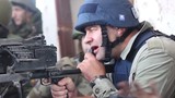 Clip diễn viên Nga bắn súng máy ở sân bay Donetsk