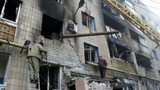 Đạn pháo kích phá tan tòa chung cư ở Donetsk